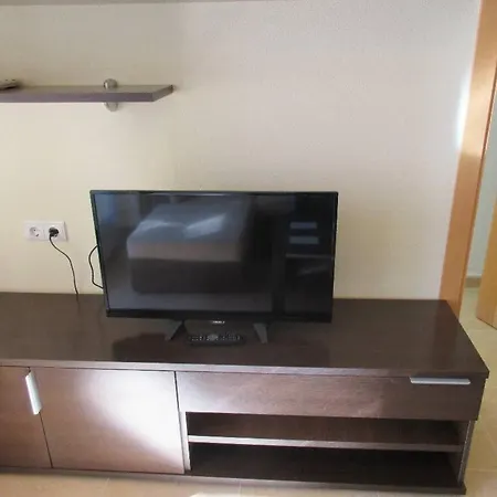 Ideally Located Between The Sea And The Center - 2