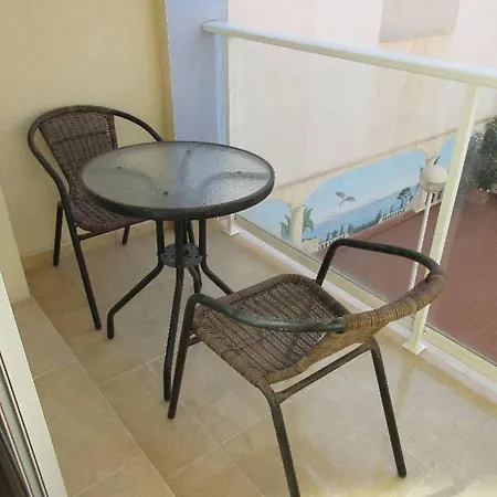Ideally Located Between The Sea And The Center - 2